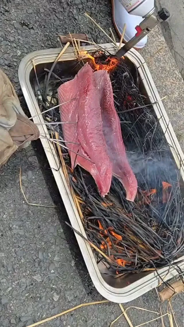 🐟🔥本日も「カツオのわら焼き」ご提供しております！🔥🐟